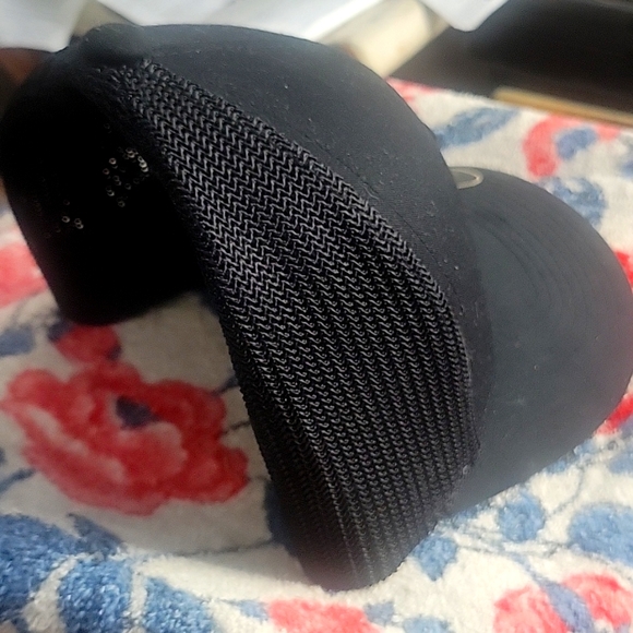 MENS Hurley flex-fit Mesh Size L-XL  Color Black New - Picture 3 of 7